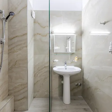 Kompleks Joni 3*