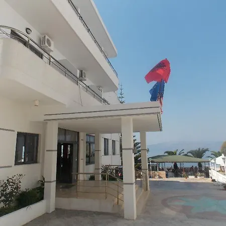 Kompleks Joni 4*