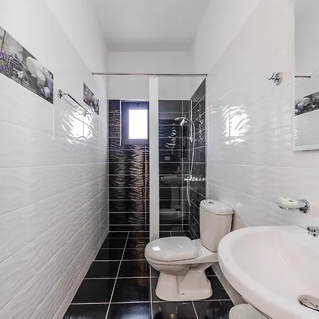 Hotel Kompleks Joni 4*